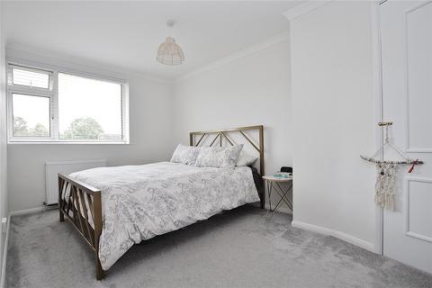 13 Lansdown Close, Woking, GU21 8TF