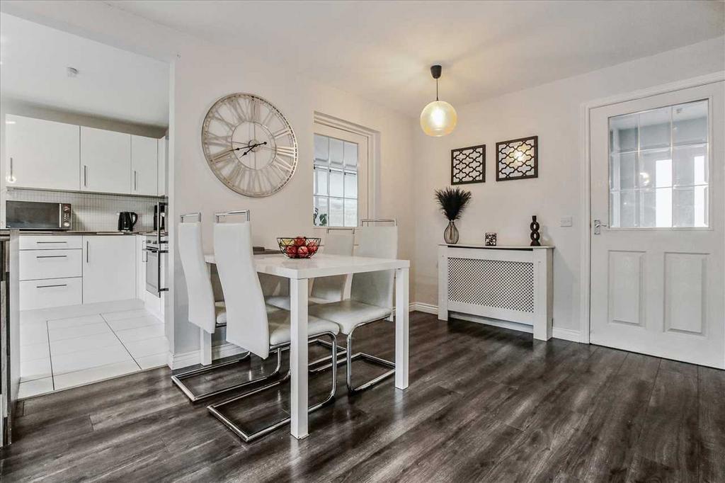 Dining Area (1)