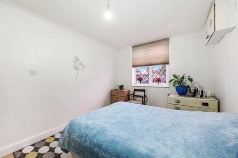 2 bedroom flat for sale, 39,  Cherry Tree Court, IG9