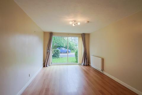 2 bedroom apartment to rent, Home Farm Avenue, Macclesfield SK10