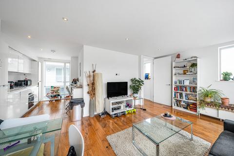 2 bedroom apartment for sale, Long Walk, London