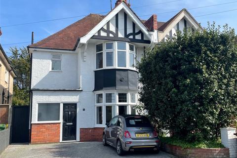 St Philips Avenue, Roselands, Eastbourne, BN22