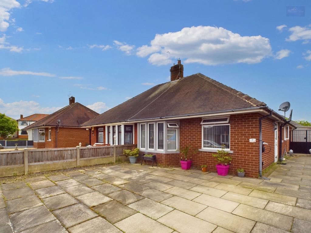 Clitheroe Place, Blackpool, FY4 2 bed semidetached bungalow for sale