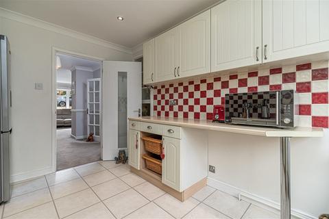 8 Clarke Close, Kettering, NN16 9HP