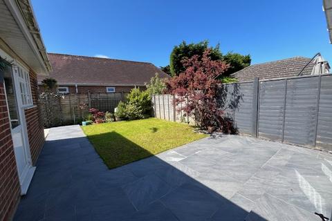 9 Acorn Close, Selsey, Chichester, PO20 9HL