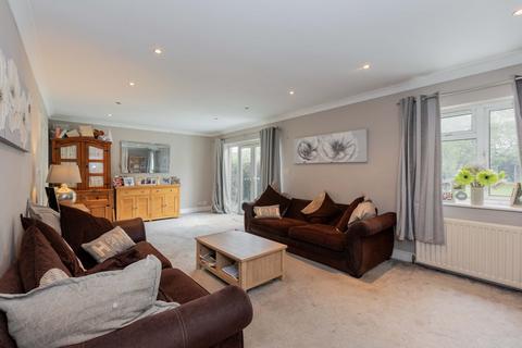 4 bedroom chalet for sale, Hendons Way, Maidenhead SL6