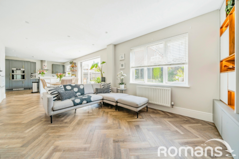 10 Runcie Crescent, Basingstoke, RG23 8BW
