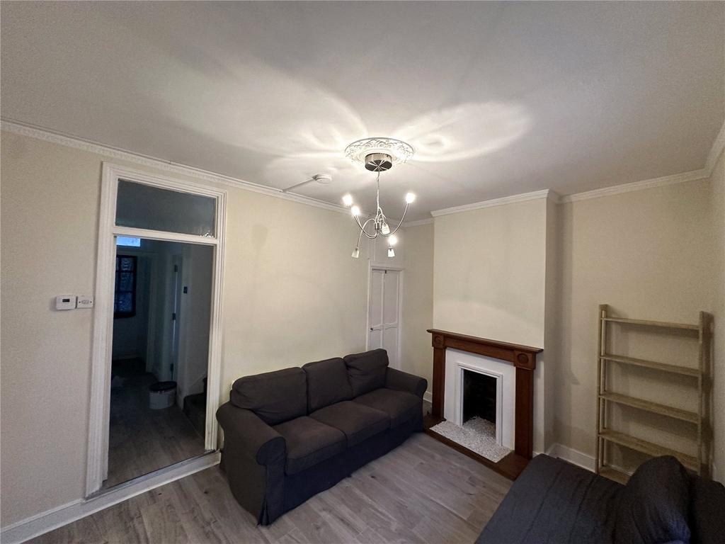 House in London - View 5