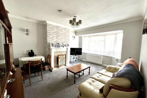 9 Reynolds Avenue, Chessington, KT9 2LQ