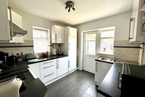 9 Reynolds Avenue, Chessington, KT9 2LQ