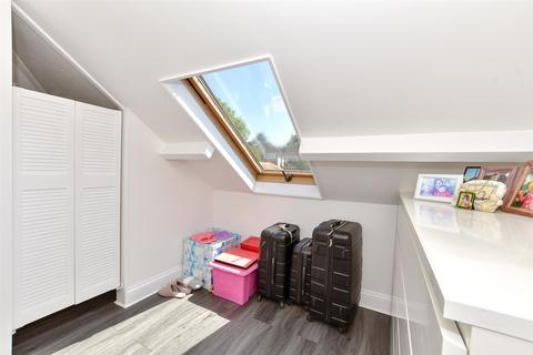 15 Pick Hill, Waltham Abbey, EN9 3LB