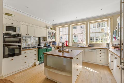 9 Kynance Place, London, SW7 4QS