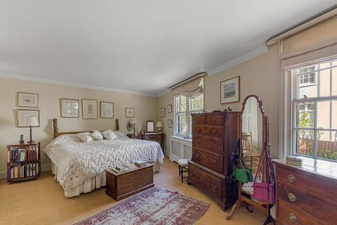 9 Kynance Place, London, SW7 4QS