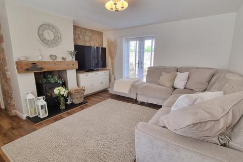 2 bedroom cottage for sale, The Green, Southam, CV47