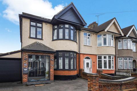 4 bedroom semi-detached house for sale, Meadway, Ilford, IG3