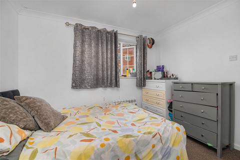 18 Thirlmere Close, Kettering, NN16 8LY