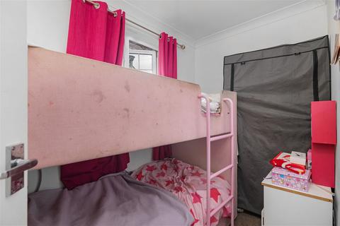 18 Thirlmere Close, Kettering, NN16 8LY