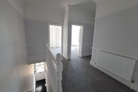 3 bedroom maisonette to rent, Lawrie Park Road, London SE26