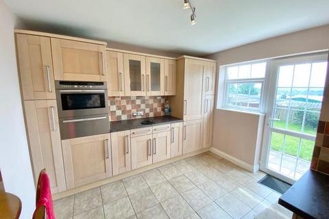 3 bedroom semi-detached house to rent, Earls Way, Thurmaston, Leicester LE4
