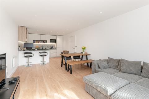 3 bedroom apartment to rent, Fermont House, Beaufort Square, NW94