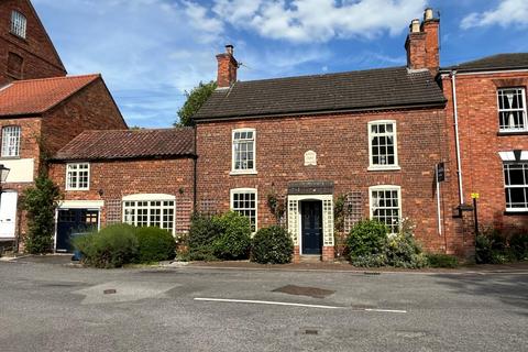 4 bedroom detached house for sale, Caistor Road, Market Rasen, LN8