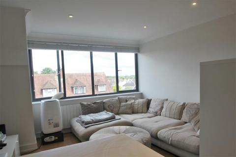 1 bedroom apartment to rent, Globe House, West Byfleet KT14