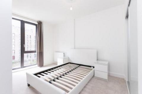2 bedroom flat to rent, Newport Avenue, E14