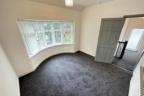 3 bedroom semi-detached house to rent, Avalon Drive, Manchester, M20
