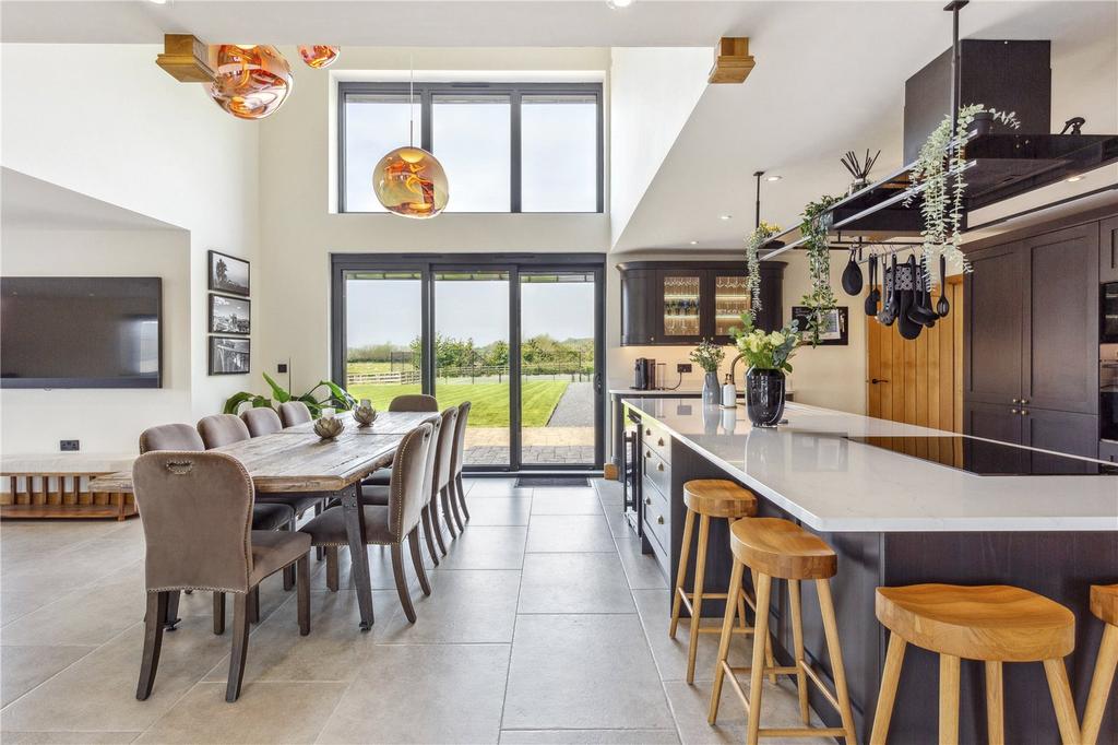 Kitchen/Dining