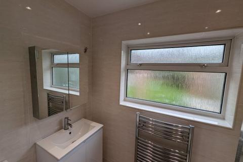 undefined, Gristhorpe Road