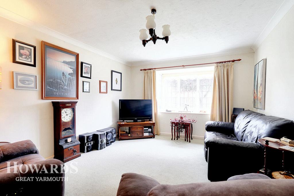 Dunkerley Court, Stalham 2 bed terraced bungalow for sale £225,000