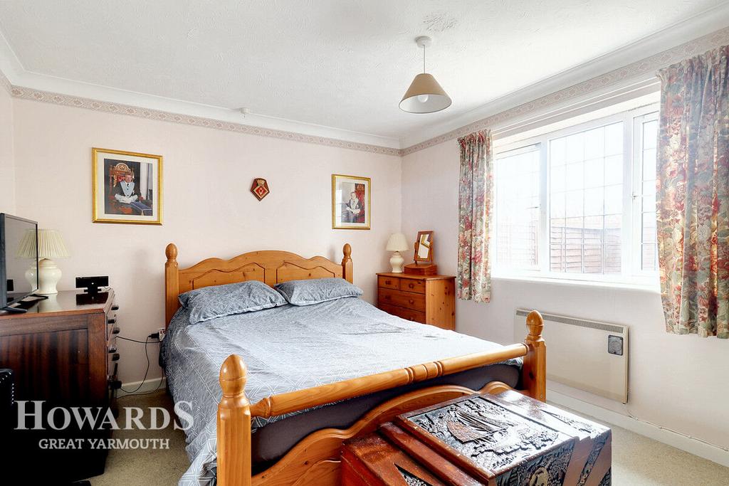 Dunkerley Court, Stalham 2 bed terraced bungalow for sale £225,000