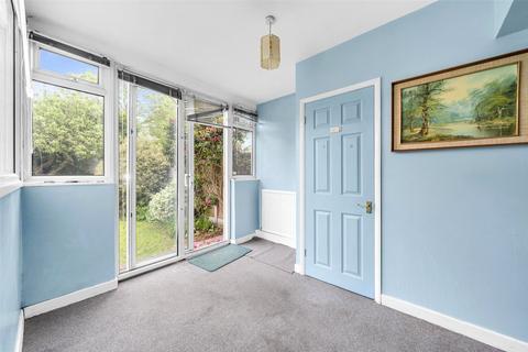 96 Axminster Crescent, Welling, DA16 1HF