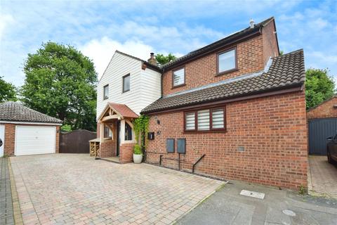 4 bedroom detached house for sale, Green Acres Road, Layer-de-la-Haye, Colchester, Essex, CO2