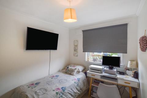 18 Glenview, KA23 9JQ