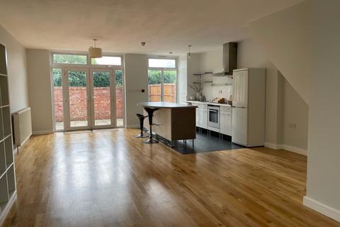 2 bedroom terraced house to rent, Chorlton Cum Hardy, M21 9NP