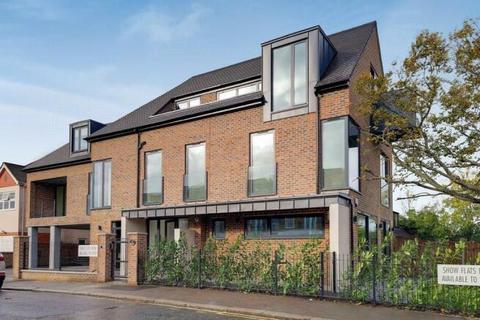 2 bedroom penthouse for sale, Oak Avenue, Enfield EN2