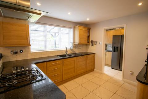 7 Bodicoat Close, Whetstone, Leicester, LE8 6ZN