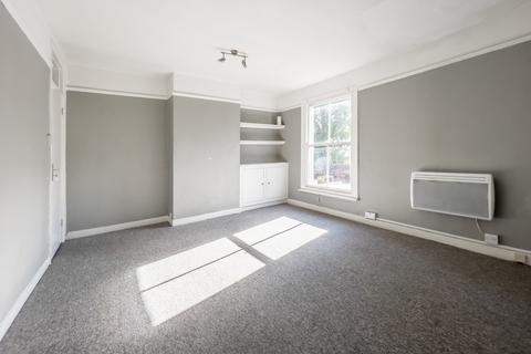 1 bedroom apartment to rent, Queens Road, Weybridge, Surrey, KT13