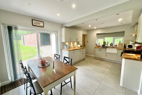 4 bedroom detached house for sale, Old Road, Wrinehill, CW3