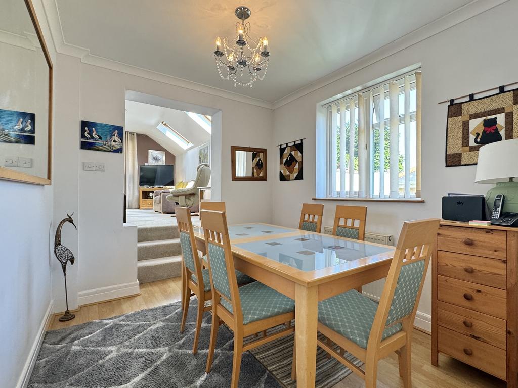 Edenvale Road, Paignton 2 bed semidetached bungalow for sale £275,000