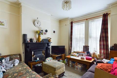 44 Hanman Road, Gloucester, GL1 4TJ