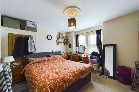 44 Hanman Road, Gloucester, GL1 4TJ