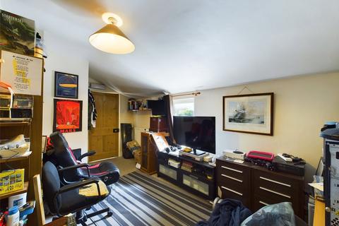 44 Hanman Road, Gloucester, GL1 4TJ