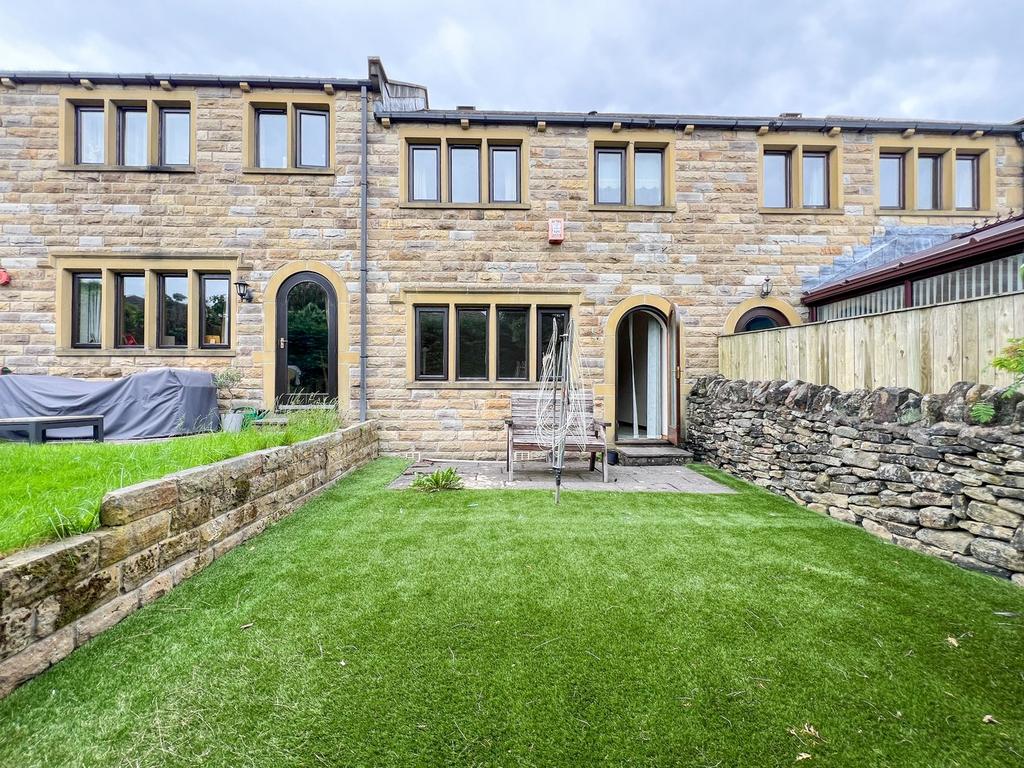 Sheardale, Holmfirth HD9 2 bed terraced house for sale £195,000
