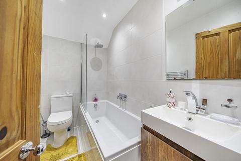 2 bedroom flat for sale, Tower Terrace, Wood Green
