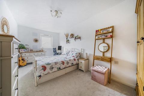 2 bedroom maisonette for sale, Clement Close, Chiswick