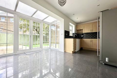 4 bedroom end of terrace house for sale, Capability Way, Greenhithe, Kent, DA9