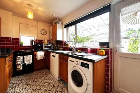 3 bedroom semi-detached house to rent, Farmers Close, Witney OX28