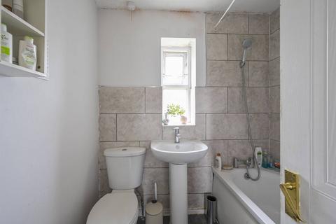 18 Tulip Gardens, Ilford, IG1 2JX